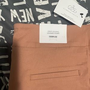 Camber & Grace Cropped Leggingg/Work Pant